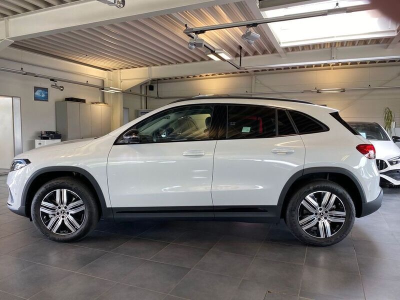 Gebraucht Mercedes EQA300 Night 167 kW (228 PS) 2023 Weiß SUV