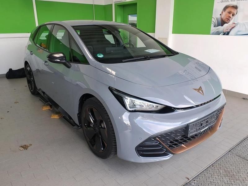 Gebraucht Cupra Born 150 kW (204 PS) 2024 Vaporgrau Kleinwagen