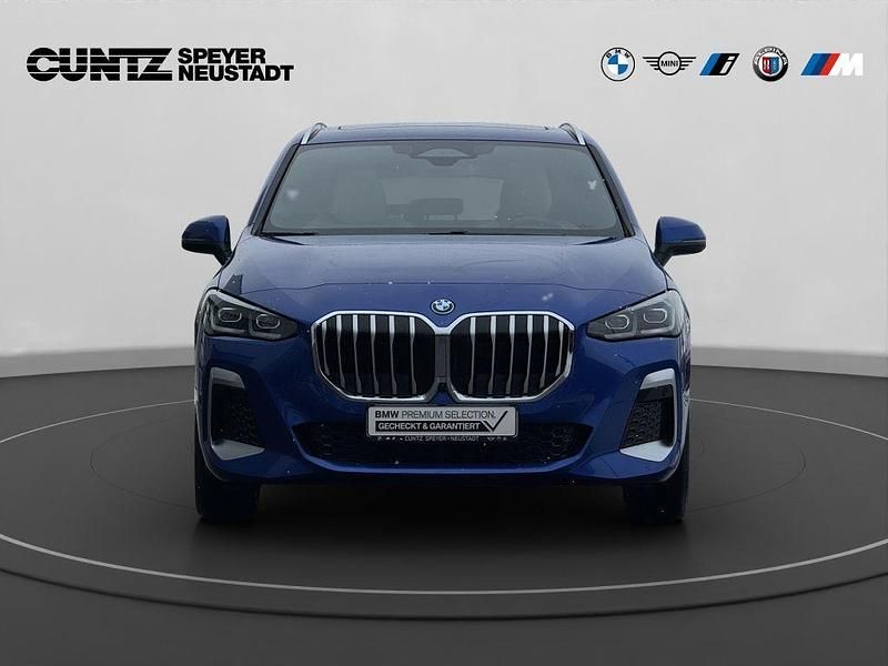 Gebraucht BMW 230e Active Tourer M Sport 326 PS (239 kW) 2022 M portimao blau Van / Kleinbus