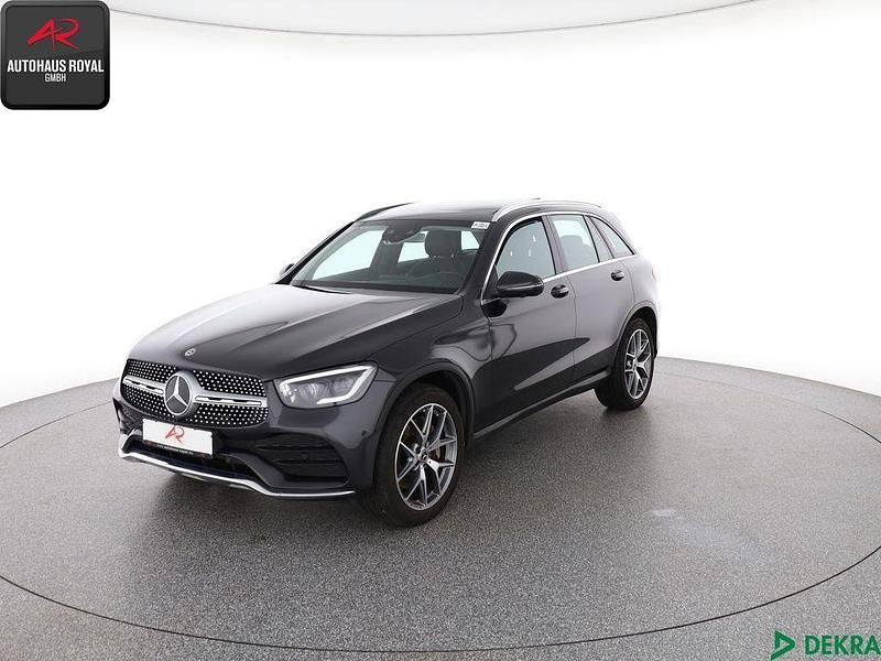 Grau Gebraucht 2020 Mercedes GLC200 AMG SUV | 36.440 € (Fairer Preis) - Bild 1/4