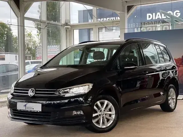 Gebraucht VW Touran Comfortline 150 PS (110 kW) 2019 Schwarz Van / Kleinbus