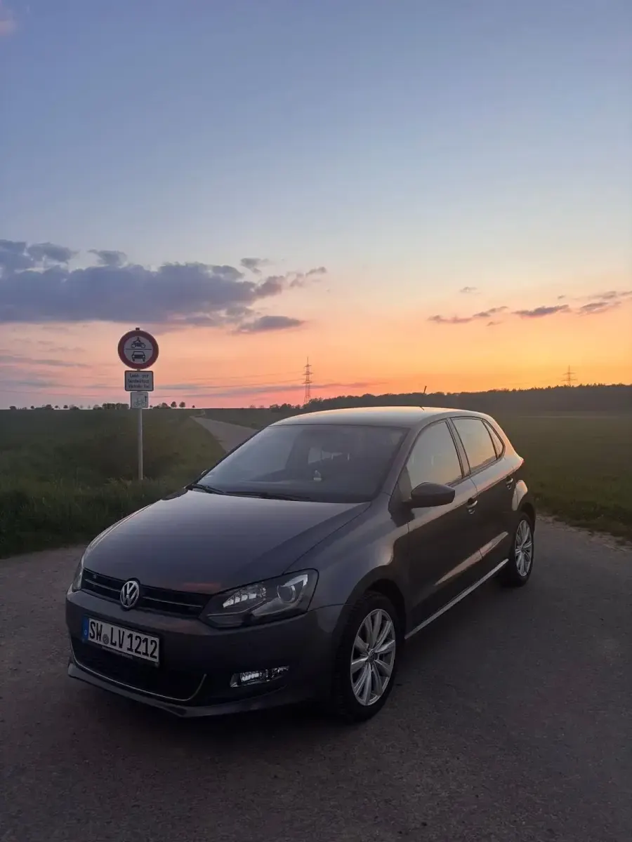 Gebraucht VW Polo 90 PS (66 kW) 2014 Grau Kleinwagen