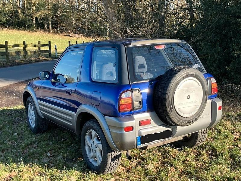 Gebraucht Toyota RAV4 128 PS (94 kW) 1999 Blau SUV