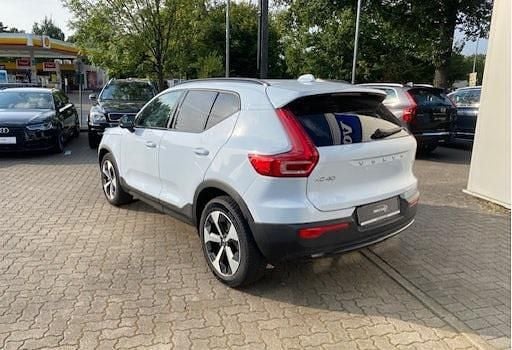 Neu Volvo XC40 163 PS (119 kW) 2026 Blau SUV