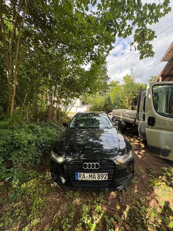 Schwarz Gebraucht 2014 Audi A4 Attraction Limousine | 8.300 € (Fairer Preis) - Bild 1/4