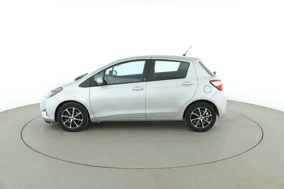 Gebraucht Toyota Yaris Team 112 PS (82 kW) 2018 Grau Limousine
