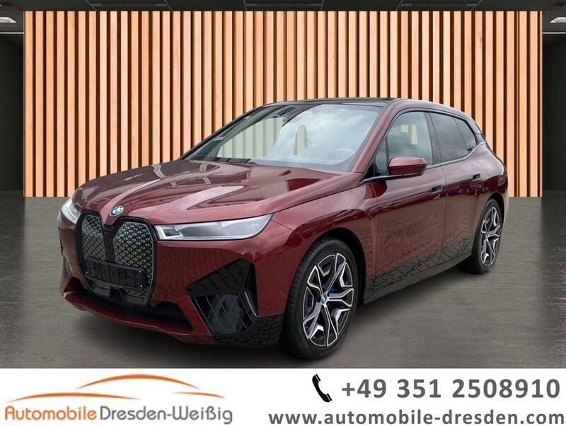 Rot Gebraucht 2022 BMW iX Sport Line SUV | 44.980 € (Fairer Preis) - Bild 1/4