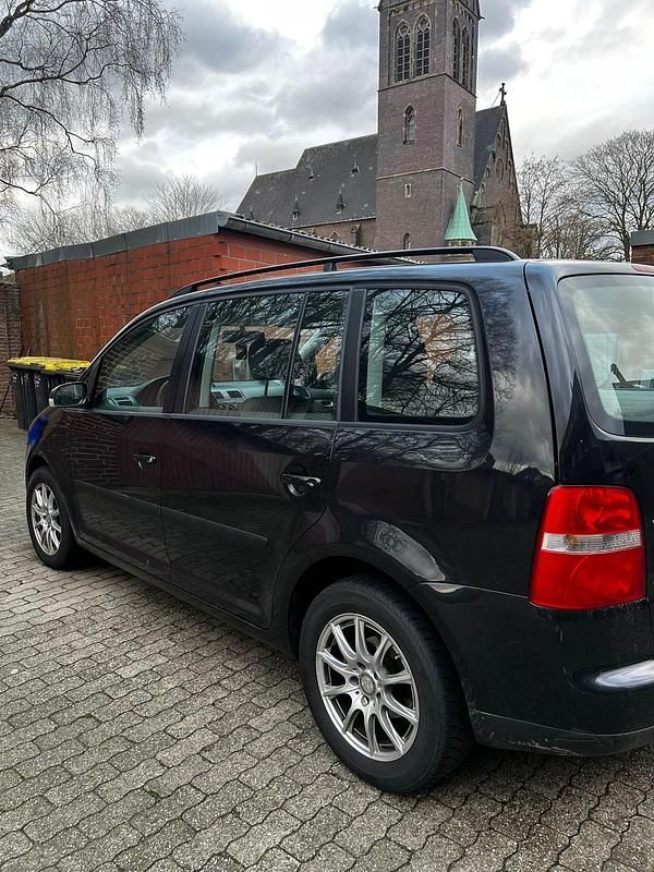 Gebraucht VW Touran 105 PS (77 kW) 2005 Schwarz Van / Kleinbus
