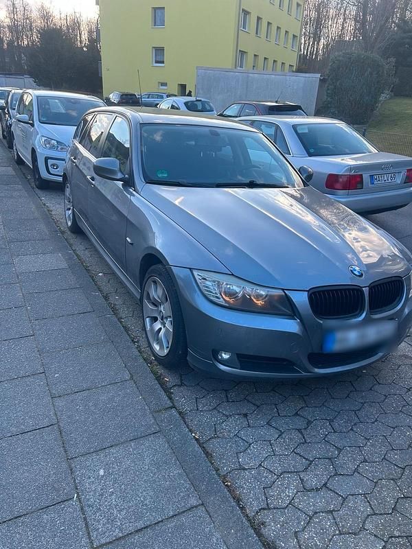 Gebraucht BMW 320 177 PS (130 kW) 2008 Grau Kombi