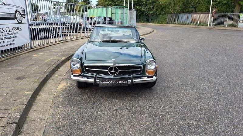 Gebraucht Mercedes SL280 170 PS (125 kW) 1970 Grün uni Cabrio