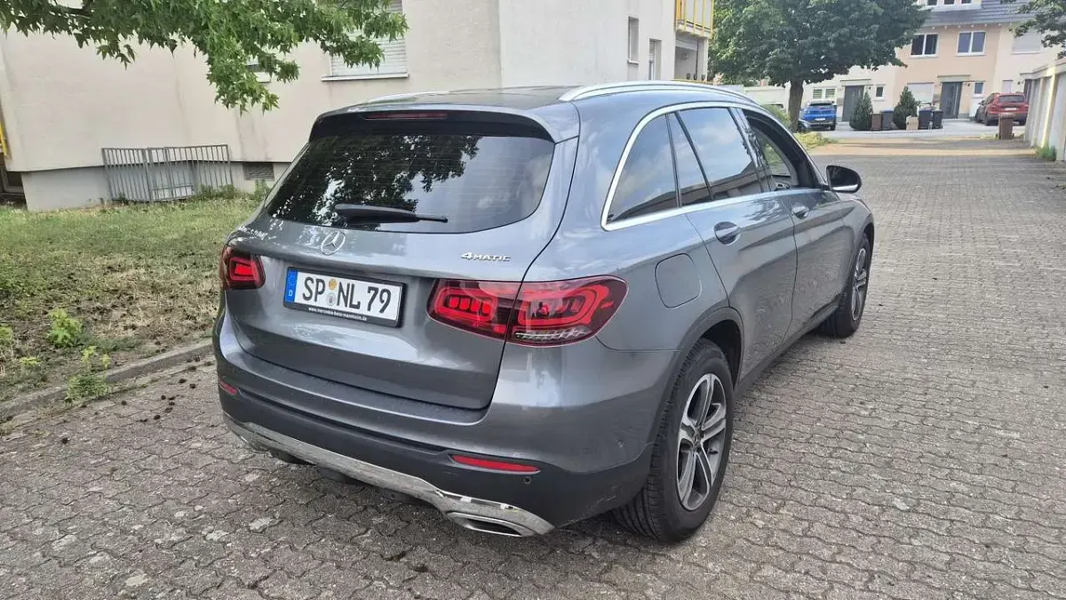 Gebraucht Mercedes GLC220 194 PS (142 kW) 2020 Grau SUV