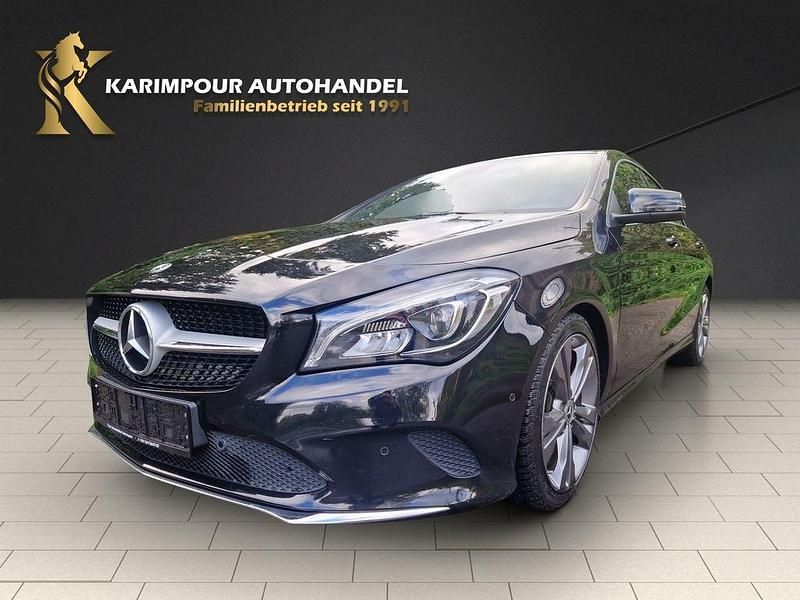 Schwarz Gebraucht 2017 Mercedes CLA180 AMG Limousine | 21.890 € (Teuer) - Bild 1/4