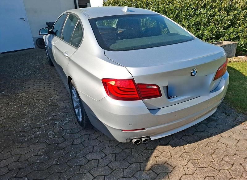 Gebraucht BMW 523 204 PS (150 kW) 2010 Silber Limousine