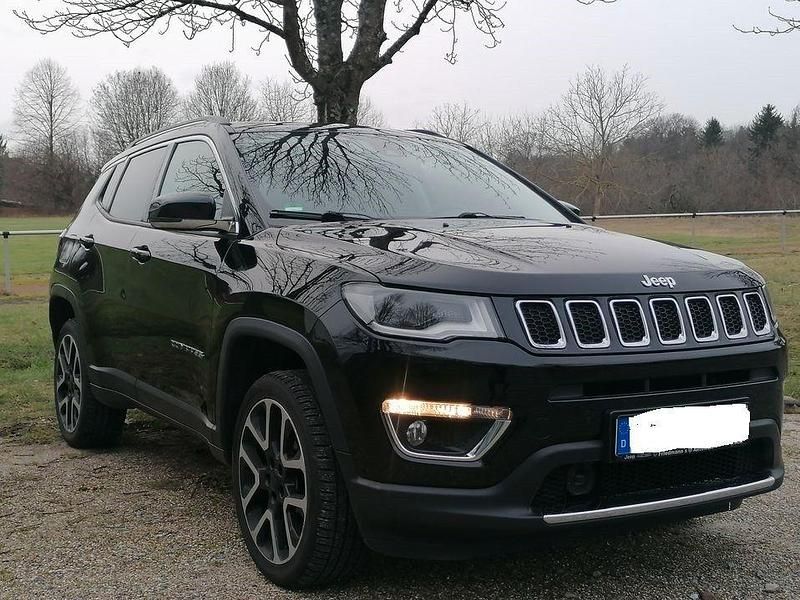 Schwarz Gebraucht 2018 Jeep Compass Limited SUV | 18.495 € (Fairer Preis) - Bild 1/4