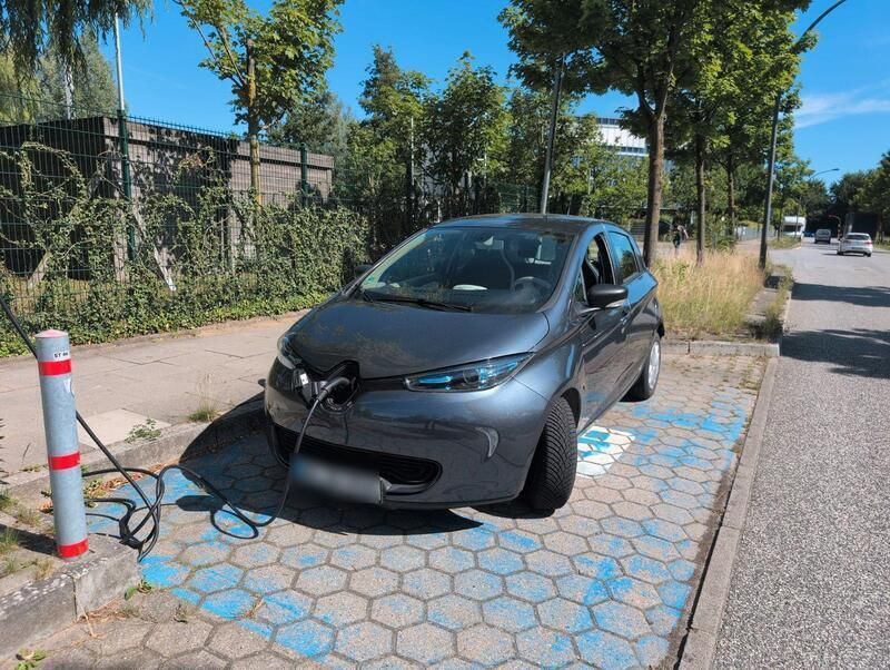 Grau Gebraucht 2018 Renault Zoe Life Kleinwagen | 7.000 € (Superpreis) - Bild 1/4