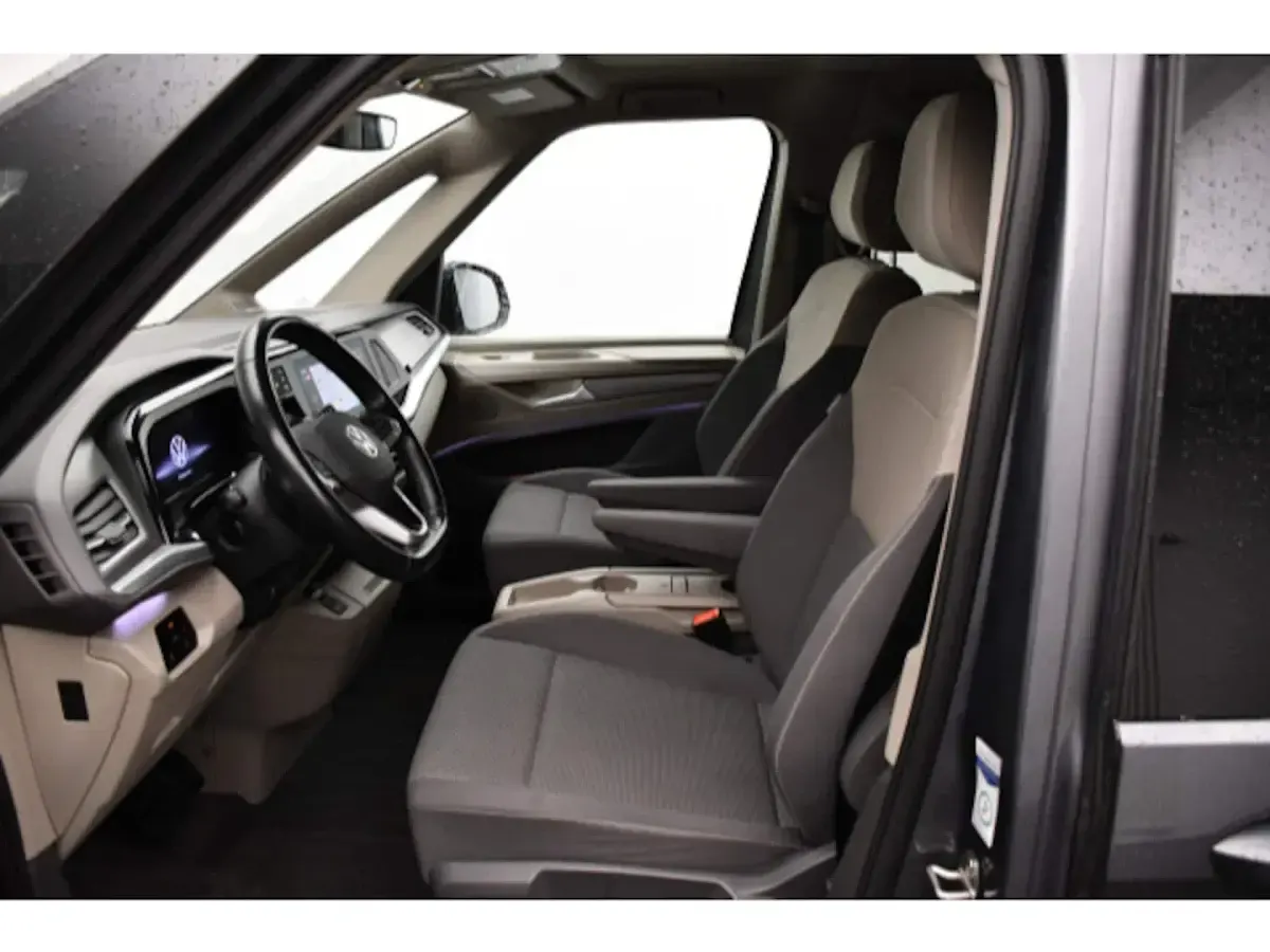 Gebraucht VW Multivan Life 150 PS (110 kW) 2022 Grau Van / Kleinbus