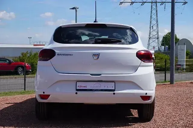 Gebraucht Dacia Sandero 91 PS (66 kW) 2022 Arktisweiss Limousine