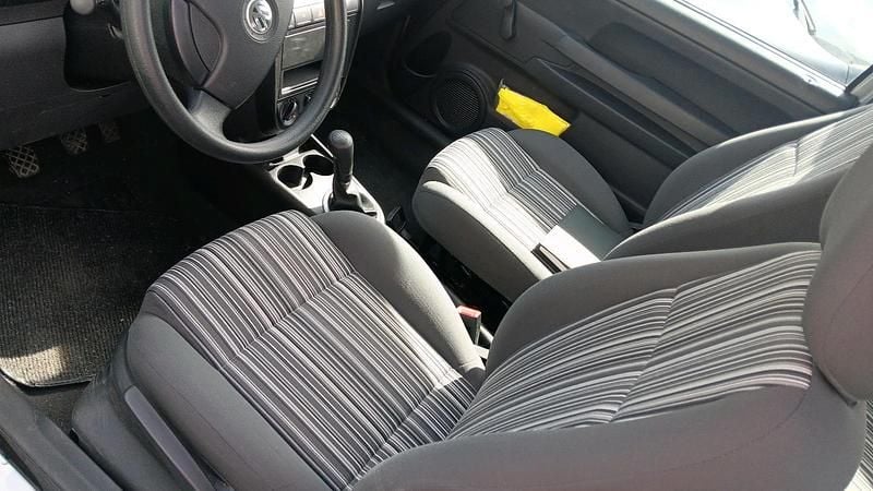 Gebraucht VW Fox 54 PS (39 kW) 2009 Silber Kleinwagen