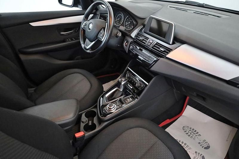 Gebraucht BMW 218 Active Tourer Basis 150 PS (110 kW) 2015 Grau Van / Kleinbus