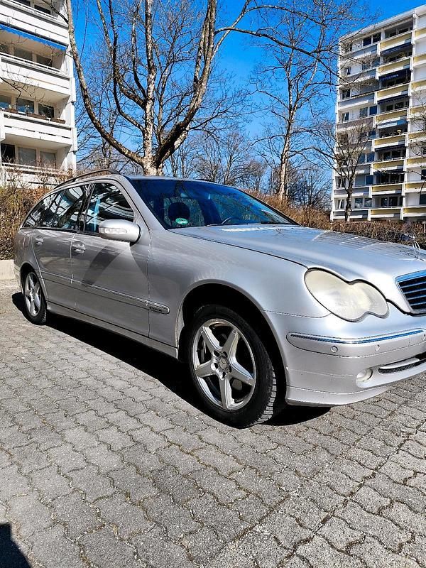 Gebraucht Mercedes C320 218 PS (160 kW) 2003 Grau Kombi