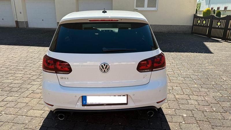 Gebraucht VW Golf VI Edition 310 PS (228 kW) 2011 Weiß Kleinwagen
