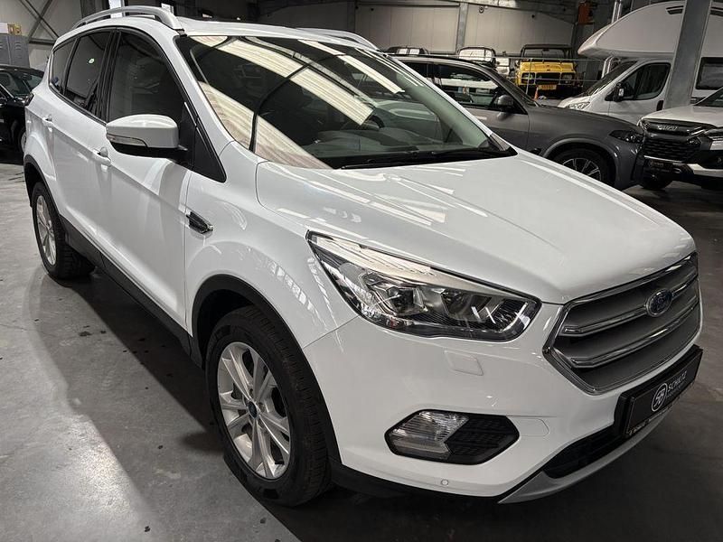 Gebraucht Ford Kuga Titanium 150 PS (110 kW) 2018 Weiß SUV