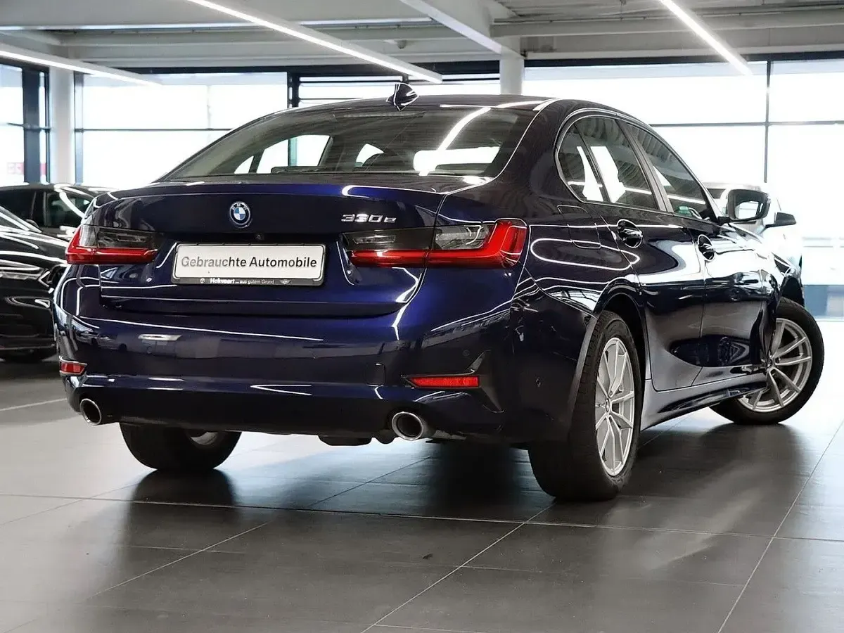 Second-hand BMW 330e Advantage 252 CP (185 kW) 2022 Albastru Berlinǎ