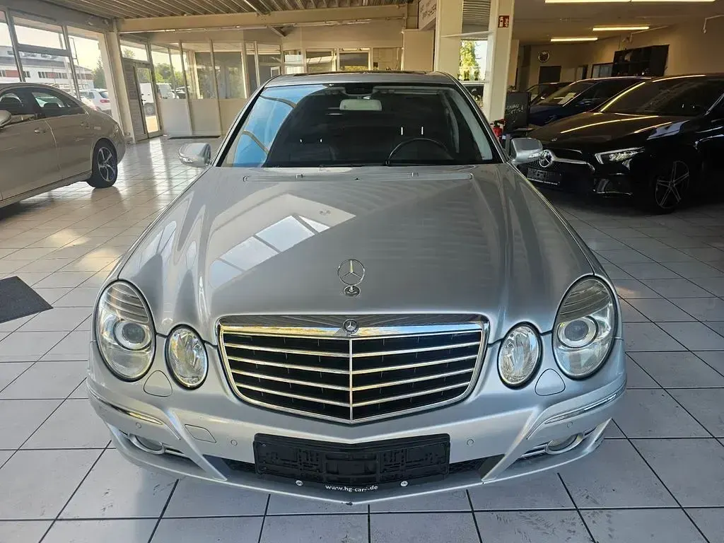 Gebraucht Mercedes E200 Avantgarde 136 PS (100 kW) 2009 Silber Limousine