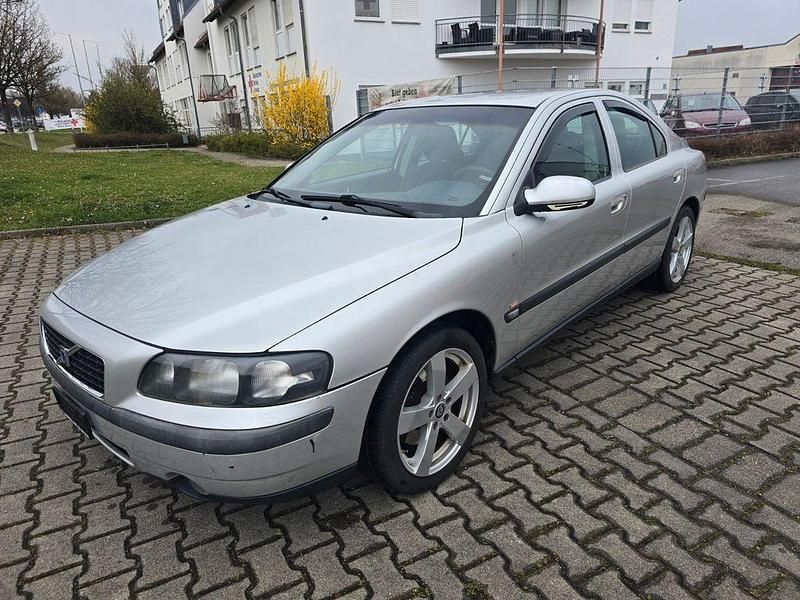 Silber Gebraucht 2002 Volvo S60 Limousine | 4.299 € - Bild 1/4