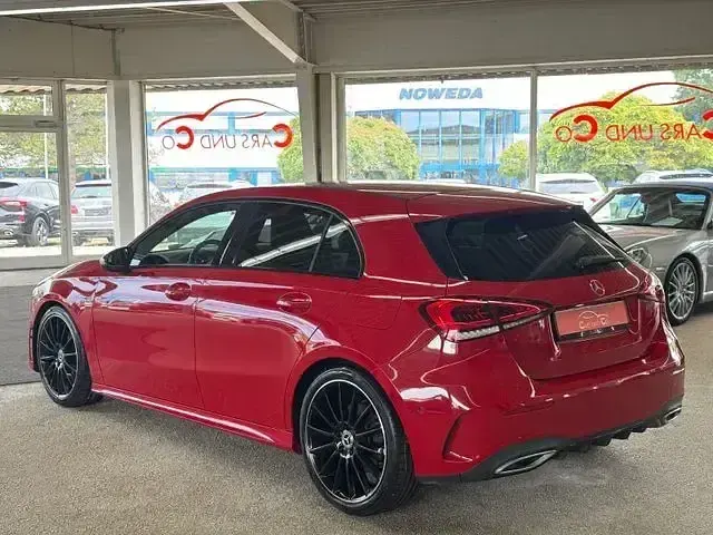 Gebraucht Mercedes A200 AMG line 163 PS (119 kW) 2018 Rot Limousine