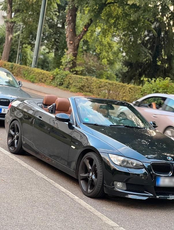 Gebraucht BMW 320 Cabriolet 177 PS (130 kW) 2007 Schwarz Cabrio