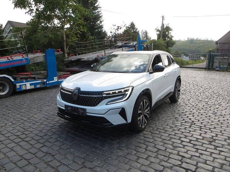 Weiss qnc+schwarz gne Gebraucht 2023 Renault Austral Iconic SUV | 28.990 € (Superpreis) - Bild 1/4