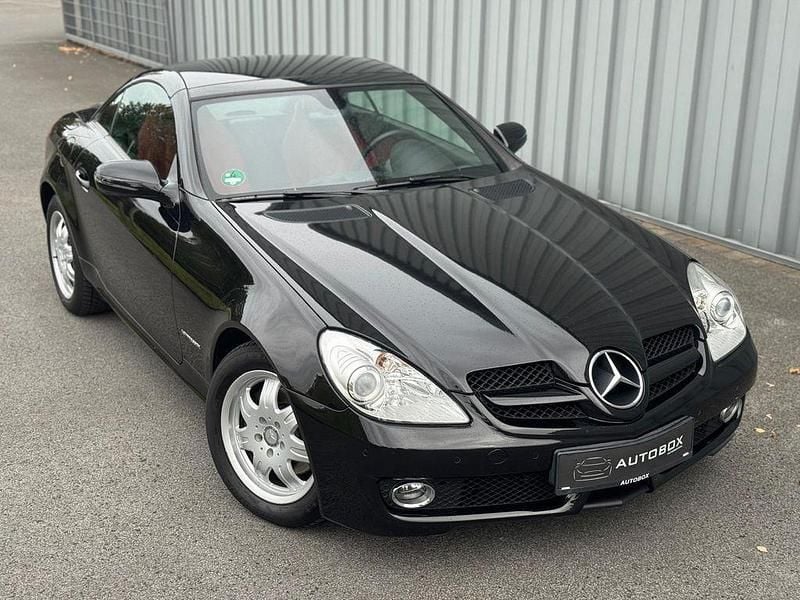 Obsidianschwarz Gebraucht 2010 Mercedes SLK200 Cabrio | 11.499 € (Guter Preis) - Bild 1/4