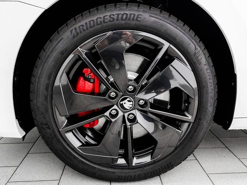 Neu Skoda Octavia RS 265 PS (194 kW) 2025 Weiss Kombi