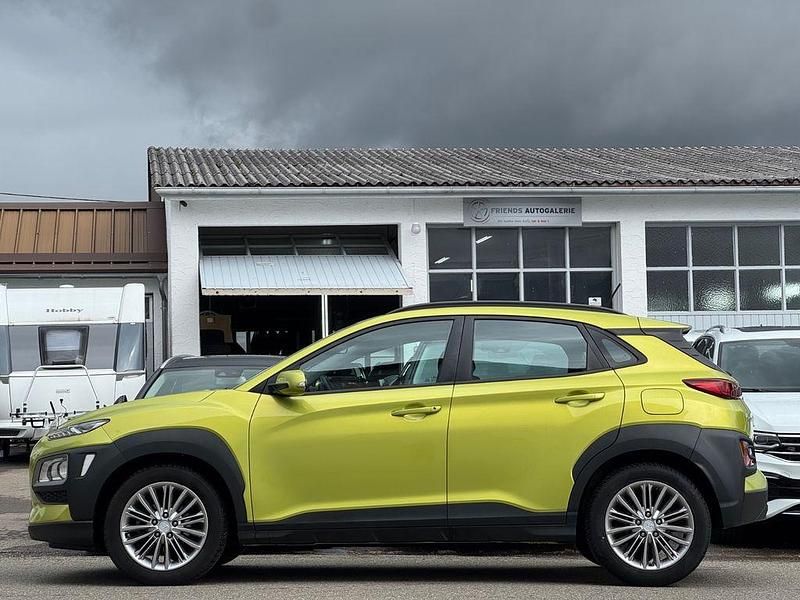 Gebraucht Hyundai Kona Trend 120 PS (88 kW) 2017 Acid yellow SUV