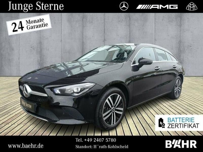 Gebraucht Mercedes CLA250e Shooting Brake 160 PS (117 kW) 2022 Unilack nachtschwarz Kombi