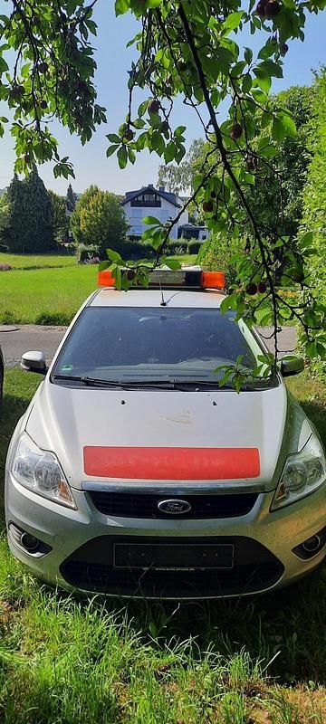 Silber Gebraucht 2010 Ford Focus Kombi | 999 € (Superpreis) - Bild 1/4