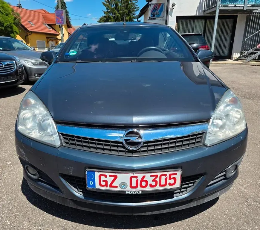 Gebraucht Opel Astra 140 PS (102 kW) 2008 Grau Cabrio
