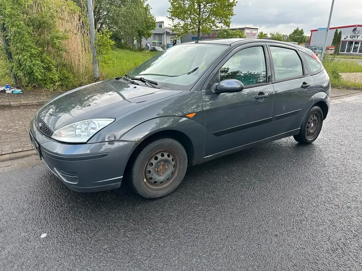 Gebraucht Ford Focus Trend 101 PS (74 kW) 2004 Limousine