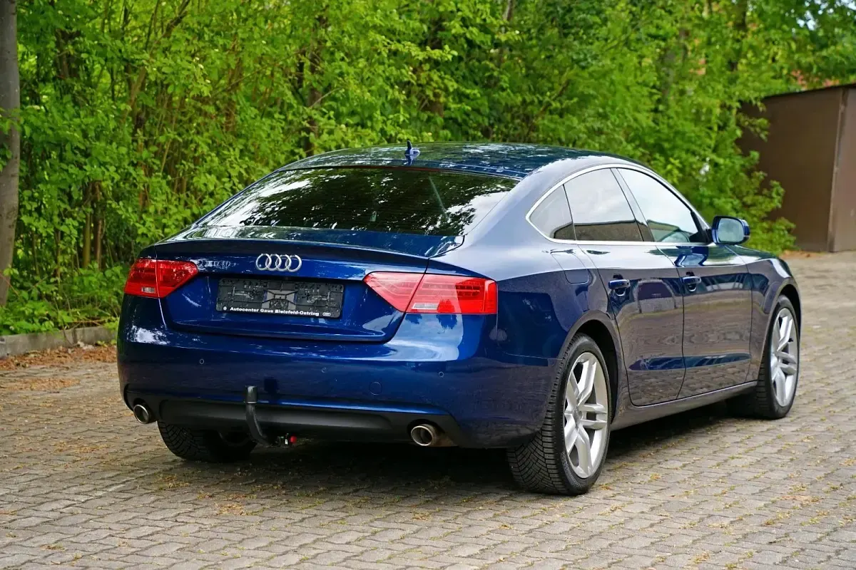 Gebraucht Audi A5 Sportback Advanced 245 PS (180 kW) 2012 Blau Kleinwagen