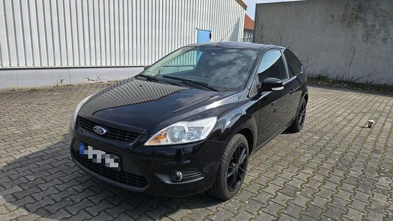 Gebraucht Ford Focus 101 PS (74 kW) 2010 Schwarz Limousine