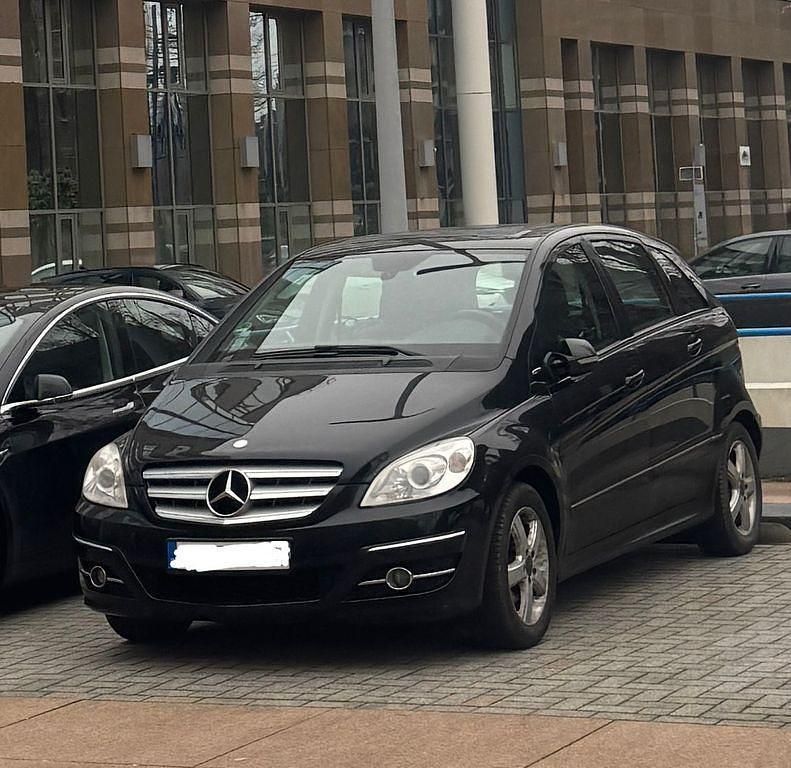 Schwarz Gebraucht 2008 Mercedes B170 Van / Kleinbus | 3.200 € (Guter Preis) - Bild 1/4