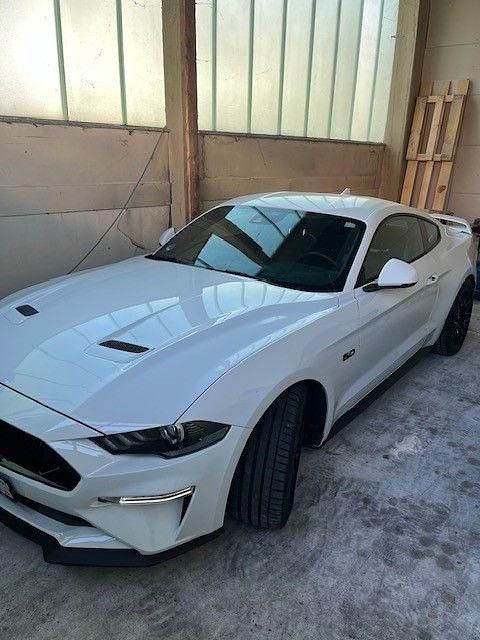 Weiß Gebraucht 2023 Ford Mustang GT Coupé | 46.900 € (Guter Preis) - Bild 1/4