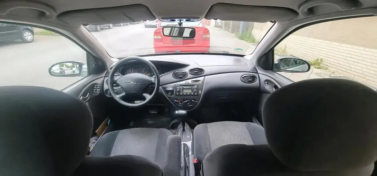 Gebraucht Ford Focus 100 PS (73 kW) 2000 Grau Limousine