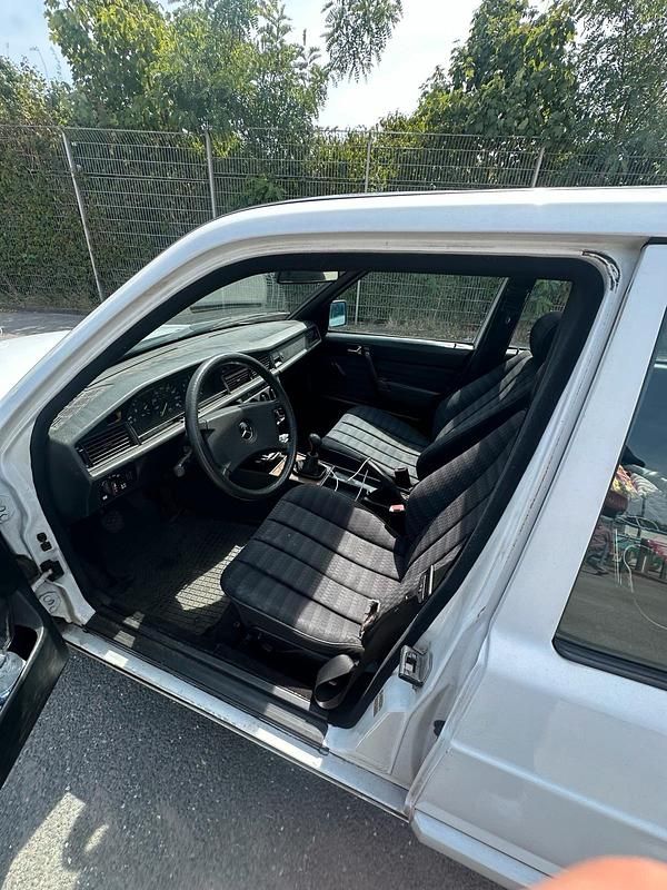 Gebraucht 1989 Mercedes 190 Limousine | 3.500 € - Bild 1/4