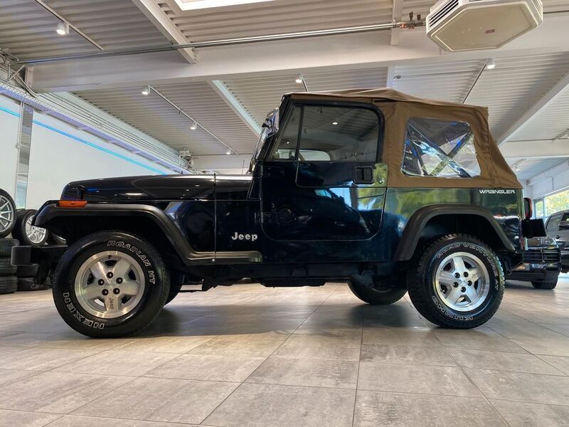 Schwarz Gebraucht 1991 Jeep Wrangler SUV | 14.990 € - Bild 1/4