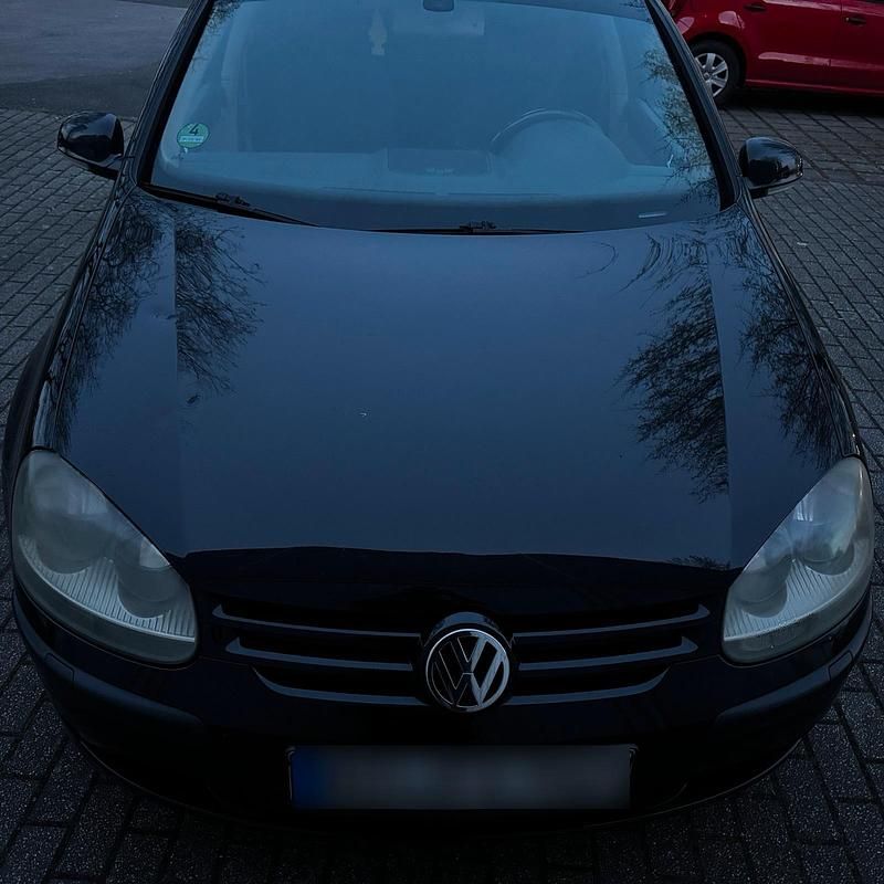 Gebraucht VW Golf V 105 PS (77 kW) 2004 Schwarz Kleinwagen