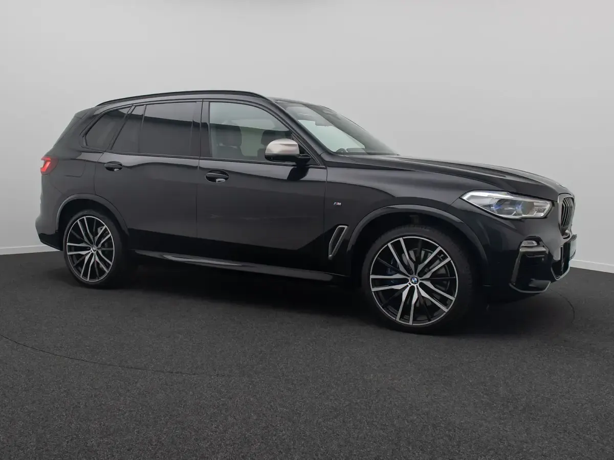 Gebraucht BMW X5 M50 530 PS (389 kW) 2020 Saphirschwarz  475schwarz SUV