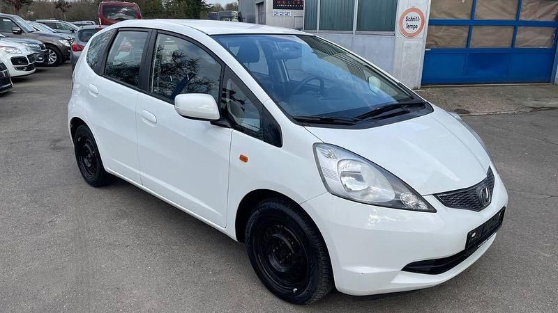 Gebraucht Honda Jazz Trend 90 PS (66 kW) 2011 Weiß Kleinwagen