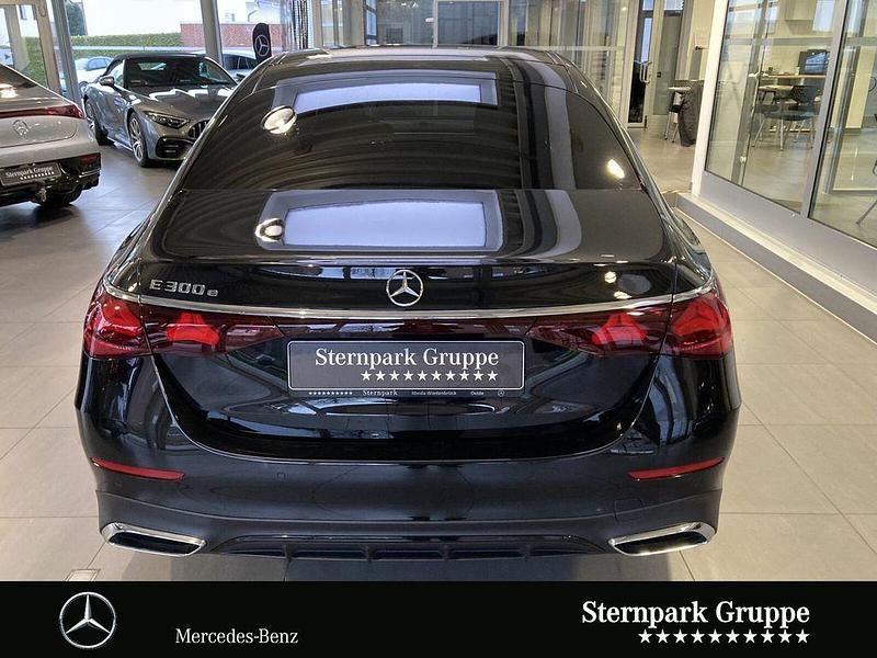 Gebraucht Mercedes E300 AMG 333 PS (244 kW) 2024 Lack obsidianschwarz Limousine